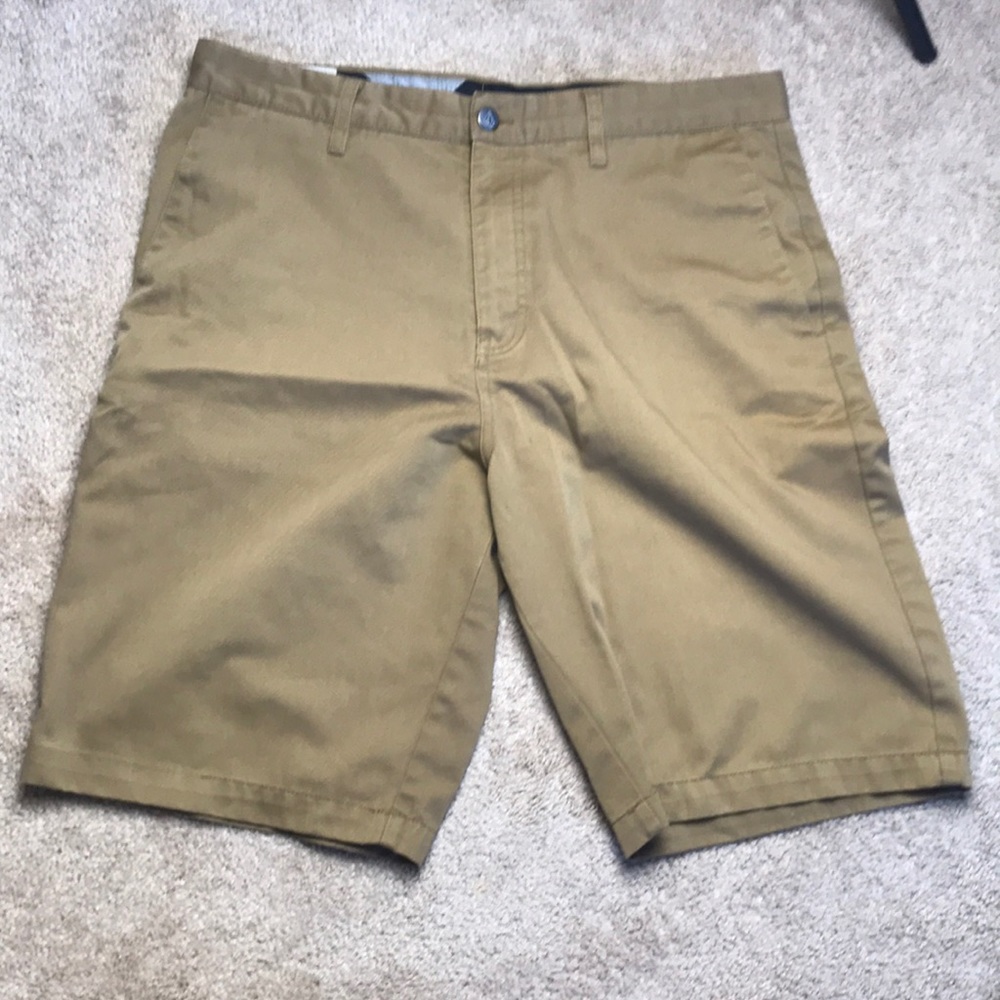 Khaki Volcom shorts